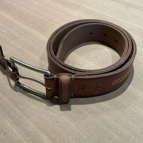 Frye men’s genuine leather belt center stitch detail - Picture 5 of 9